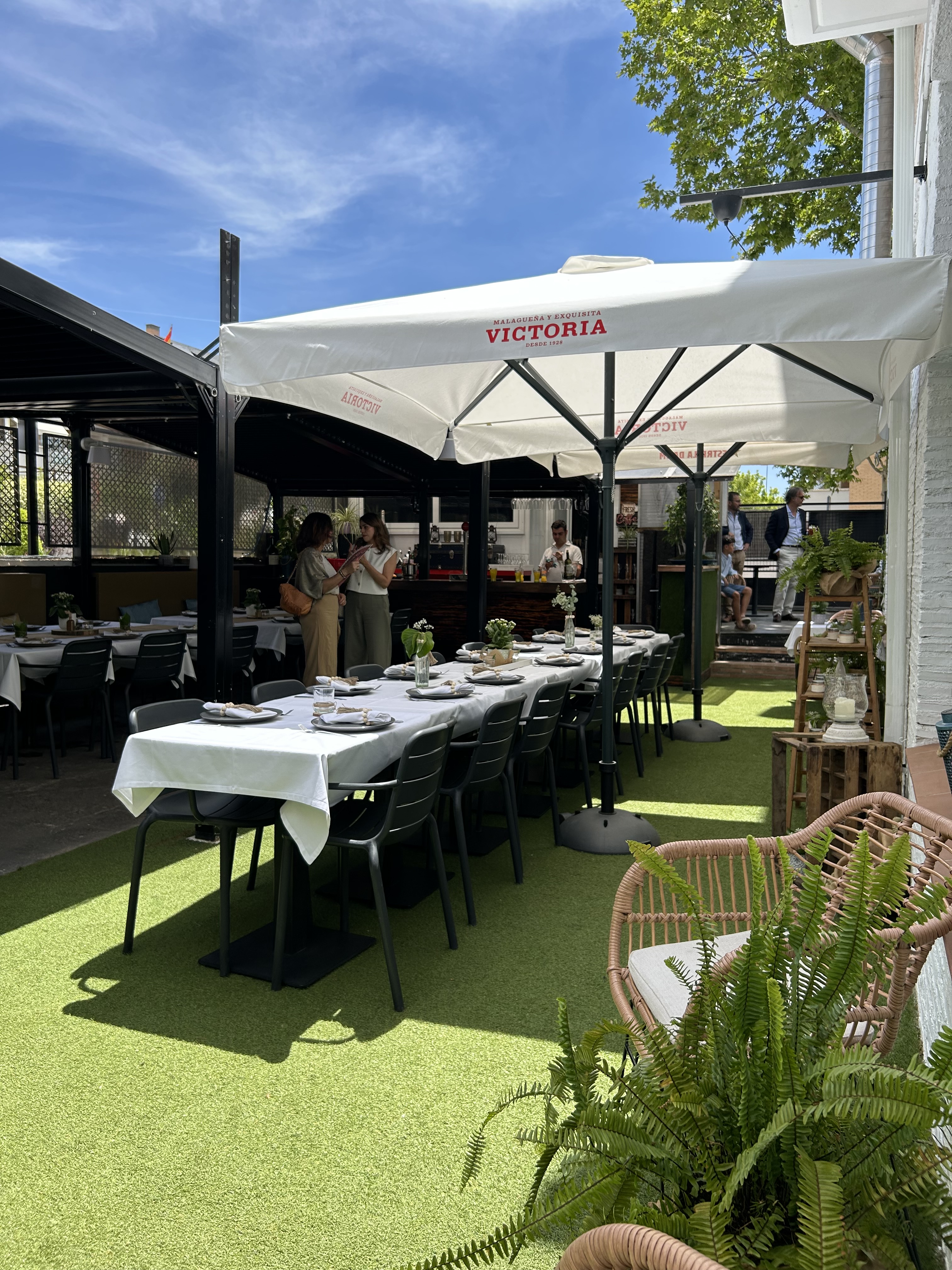 Eventos privados, comuniones y celebraciones en zona VIP exterior, terraza del restaurante Nebari en Las Rozas