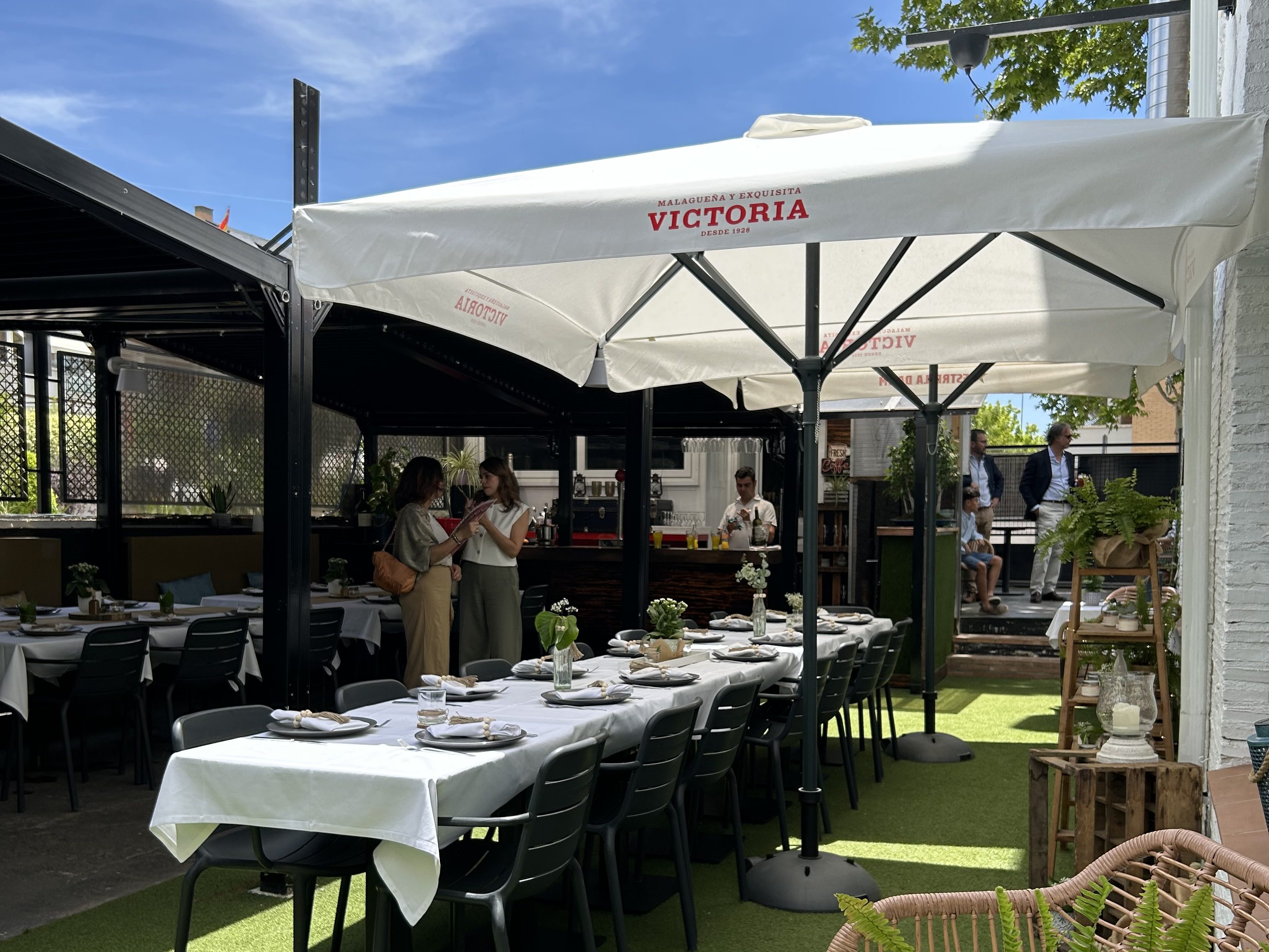 Eventos privados, comuniones y celebraciones en zona VIP exterior, terraza del restaurante Nebari en Las Rozas
